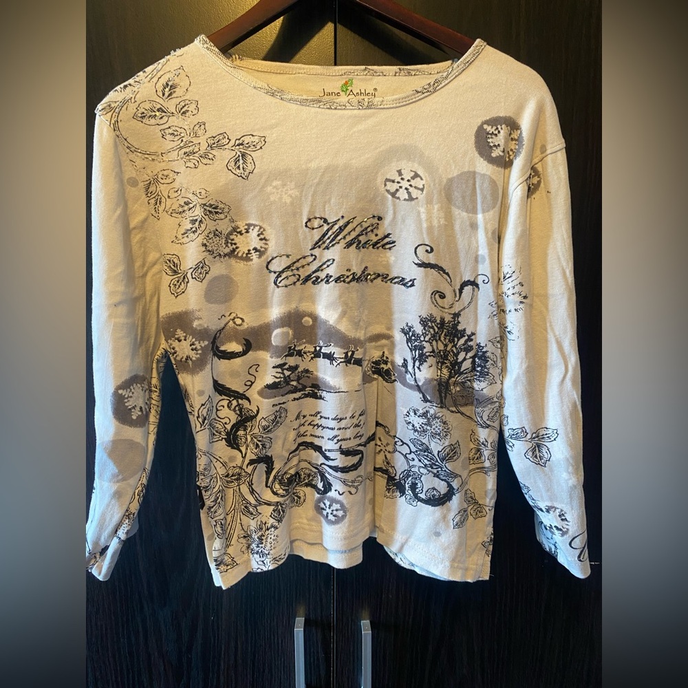 Jane Ashley White Graphic 'White Christmas' Long Sleeve Tee